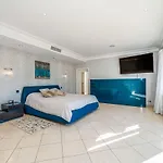 Villa Svim, Walking Distance To The Beach!